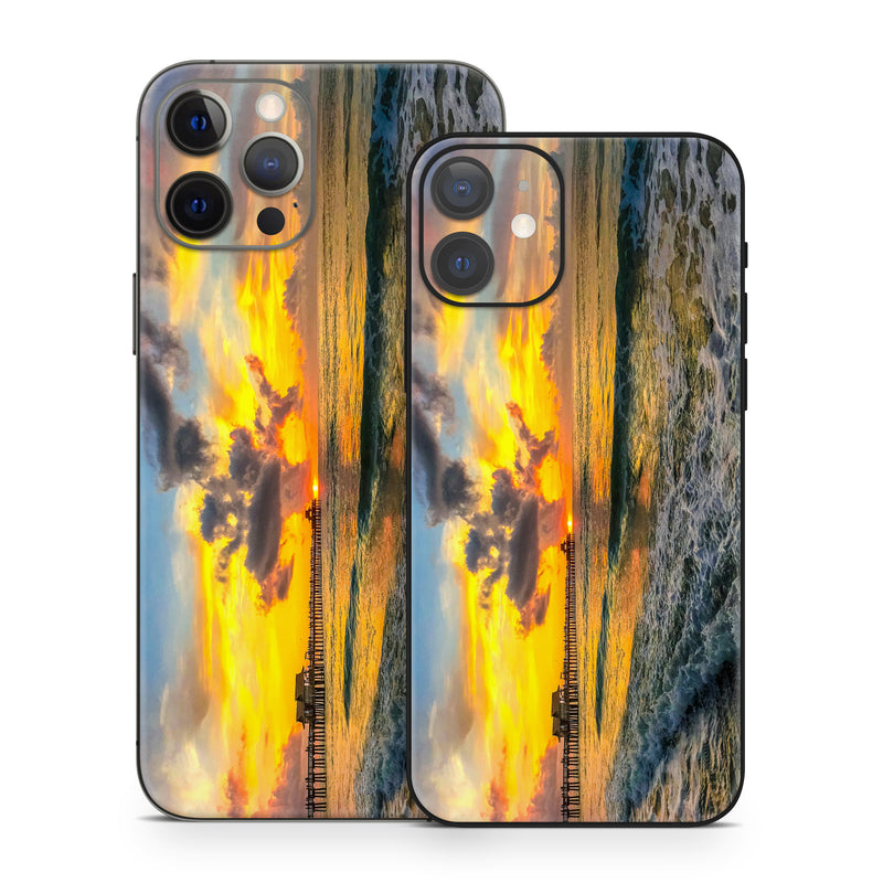iPhone 12 Series Skin design of Sky, Water, Cloud, Horizon, Body of water, Afterglow, Sunset, Dusk, Beach, Sea