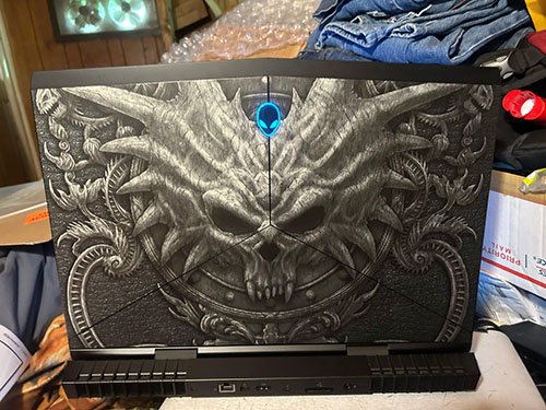 Black Book Alienware 17 R5 Skin
