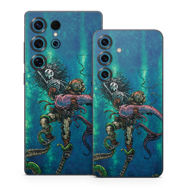 Samsung Galaxy S25 Series Skin design of Water, Fluid, Underwater, Marine invertebrates, Marine biology, Electric blue, Liquid, Recreation, Underwater diving, Art, with blue, green, orange, purple, pink, black, white, gray colors