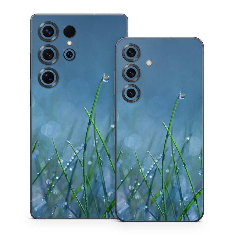 Samsung Galaxy S25 Series Skin design of Moisture, Dew, Water, Green, Grass, Plant, Drop, Grass family, Macro photography, Close-up, with blue, black, green, gray colors