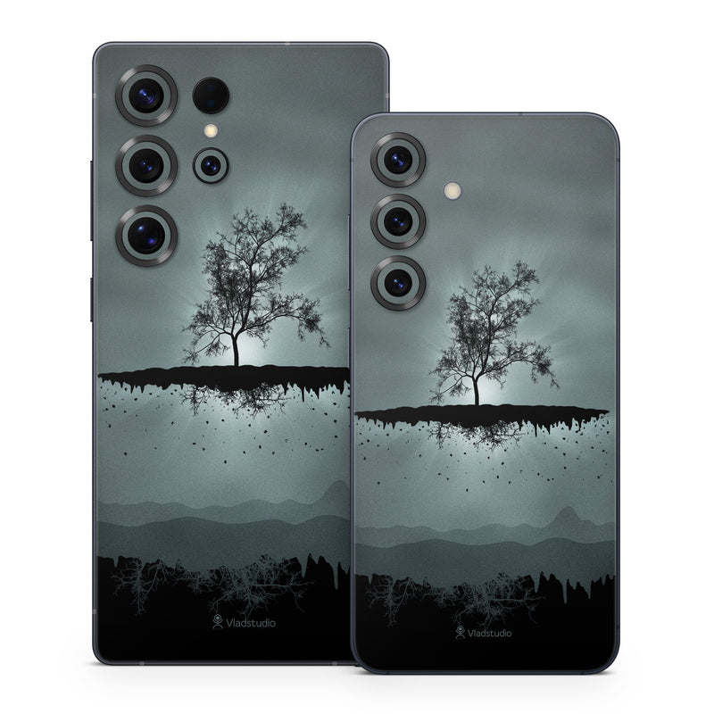 Samsung Galaxy S25 Series Skin design of Reflection, Sky, Nature, Water, Black, Tree, Black-and-white, Monochrome photography, Natural landscape, Atmospheric phenomenon, with black, gray, blue colors