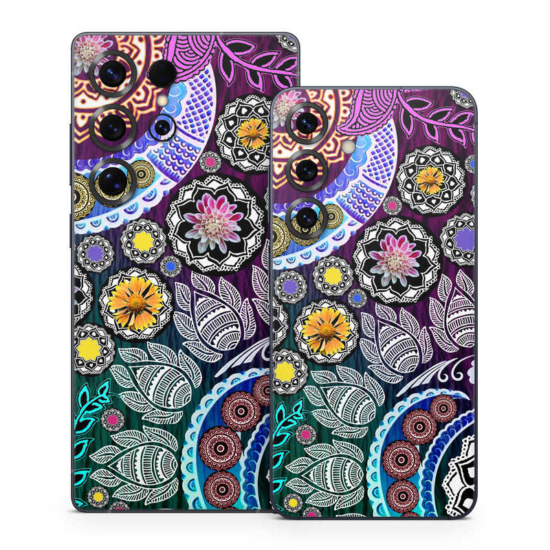 Samsung Galaxy S25 Series Skin design of Pattern, Psychedelic art, Art, Visual arts, Design, Floral design, Textile, Motif, Circle, Illustration, with black, gray, purple, blue, green, red colors