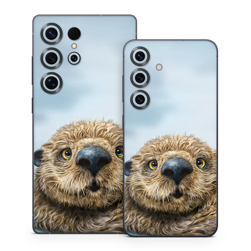 Samsung Galaxy S25 Series Skin design of Mammal, Vertebrate, Otter, Sea otter, North american river otter, Marine mammal, Terrestrial animal, Mustelidae, Snout, Organism, with gray, black, blue, green, red colors