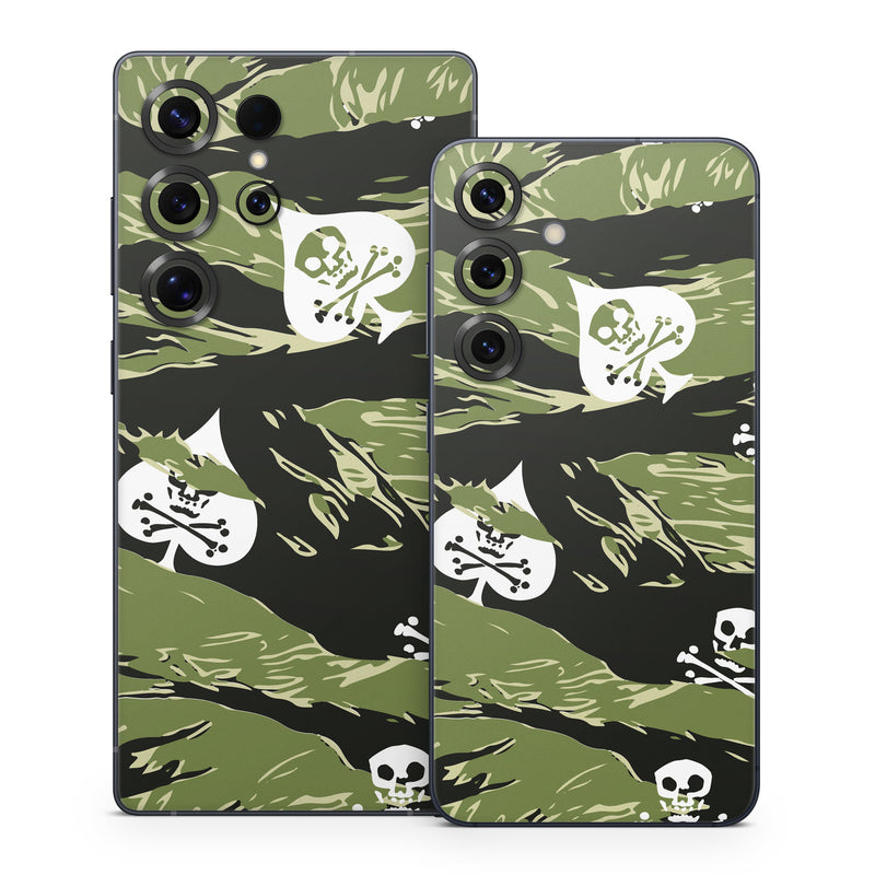 Samsung Galaxy S25 Series Skin design of Military camouflage, Pattern, Leaf, Illustration, Design, Tree, Camouflage, Plant, Art, Branch, with black, white, green colors