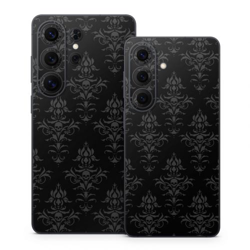 Deadly Nightshade Samsung Galaxy S26 Series Skin