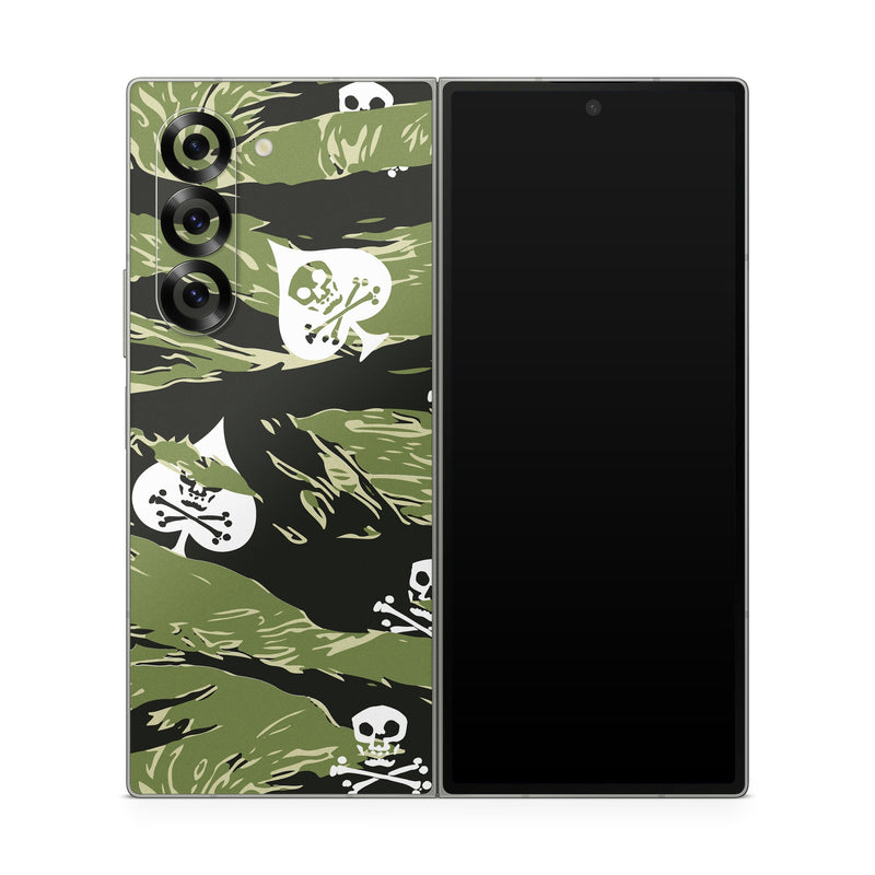 Samsung Galaxy Z Fold6 Skin design of Military camouflage, Pattern, Leaf, Illustration, Design, Tree, Camouflage, Plant, Art, Branch, with black, white, green colors