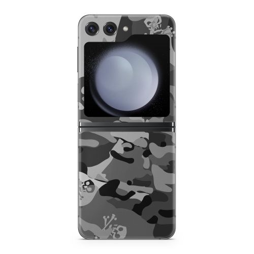 SOFLETE Black Multicam Samsung Galaxy Z Flip5 Skin